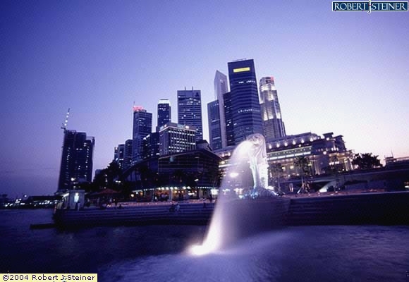 Merlion, Fullerton - Night