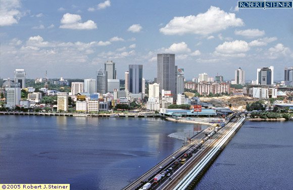 Woodlands Causeway - Thats Johor Bahru!